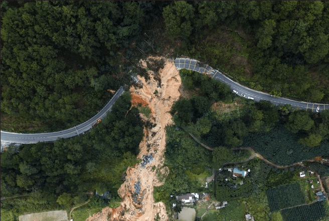 Đèo Mimosa bị sạt lỡ