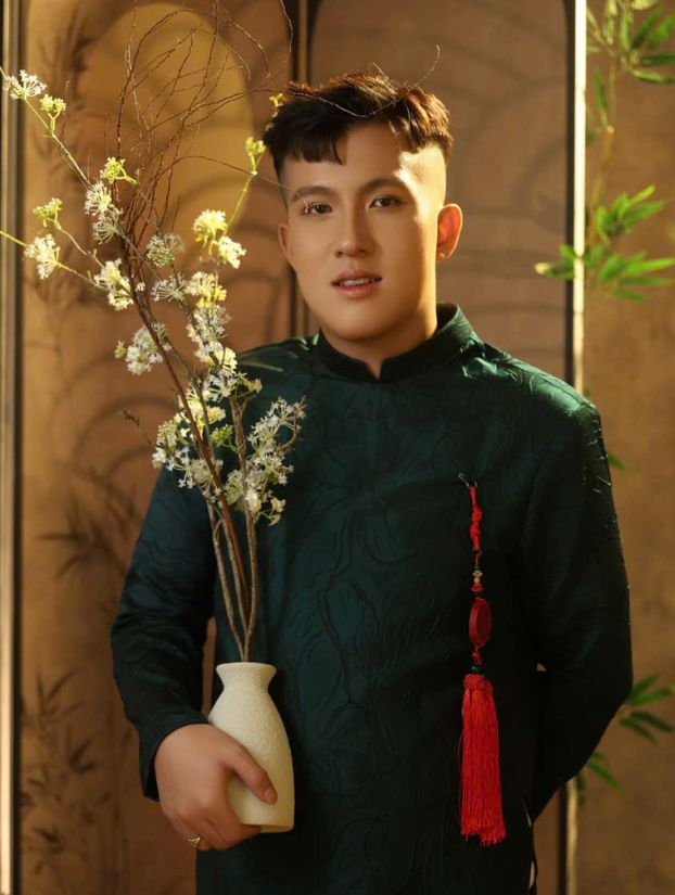 Felix chụp ảnh áo dài Tết hiện đại