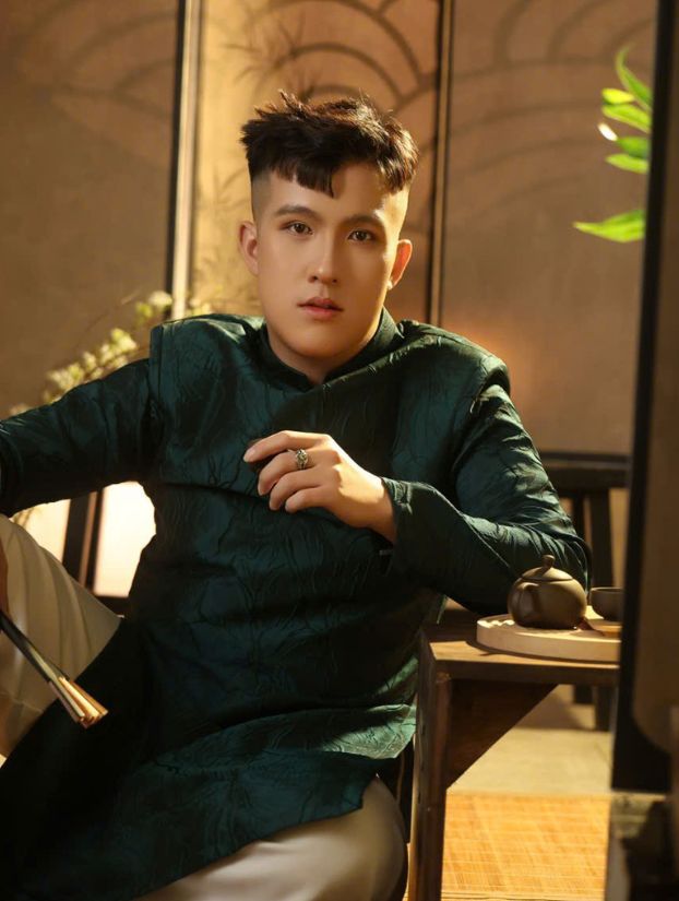 Felix chụp ảnh áo dài Tết 2026