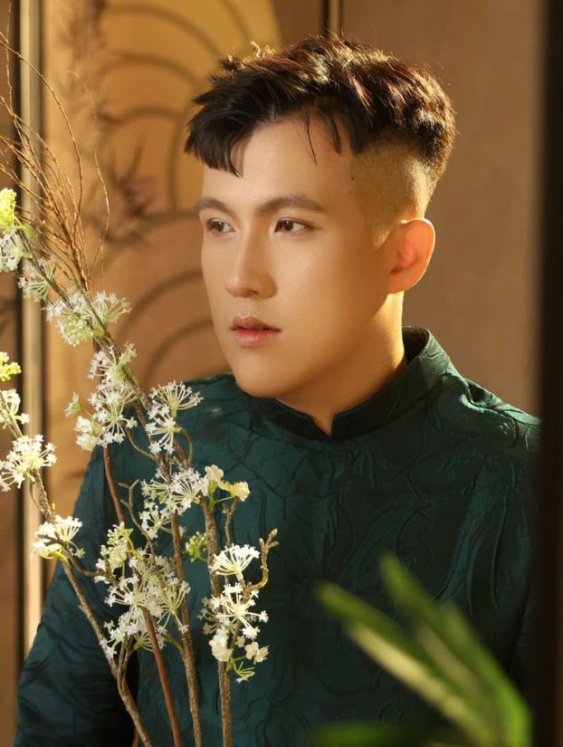 Felix chụp ảnh áo dài Tết hiện đại