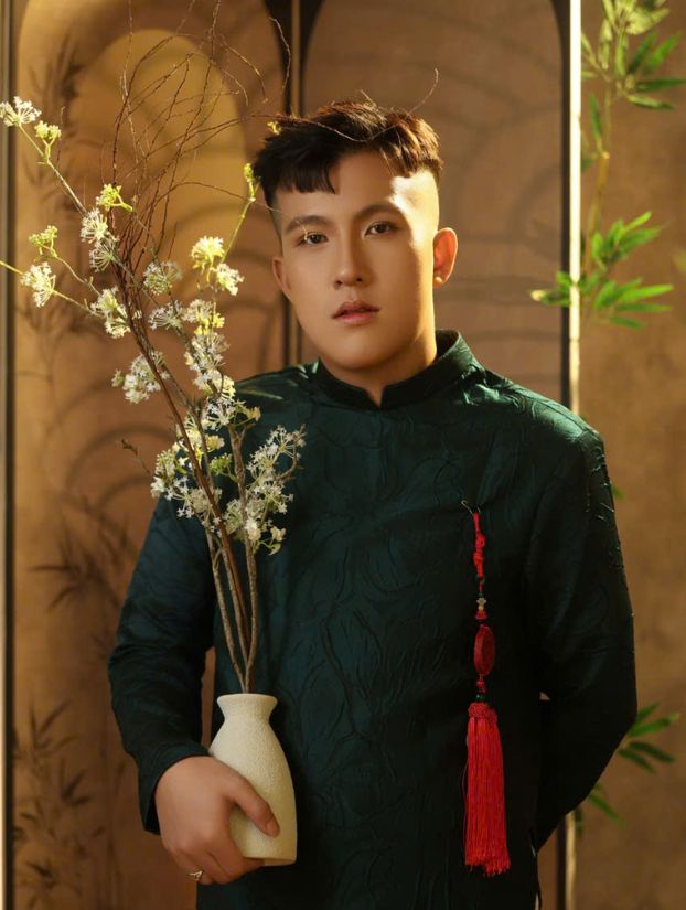 Felix chụp ảnh áo dài Tết hiện đại