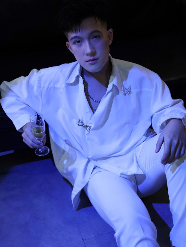 Felix chụp ảnh nghệ thuật tại Studio