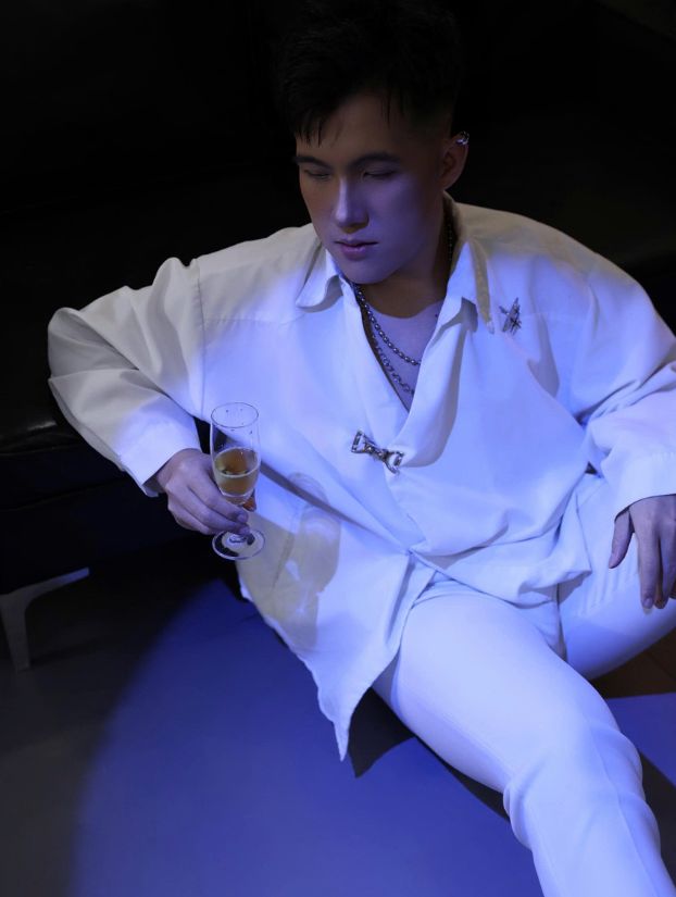 Felix chụp ảnh nghệ thuật tại Studio