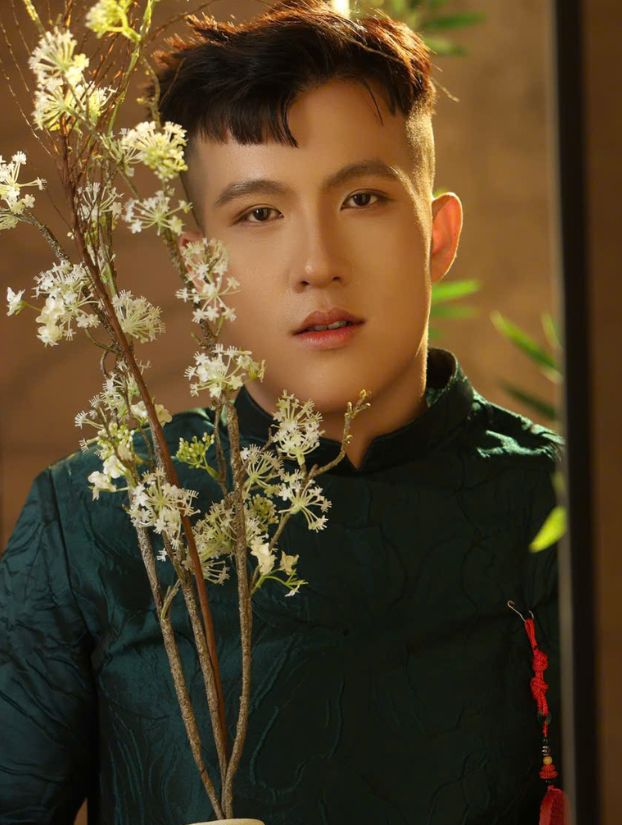 Felix chụp ảnh áo dài Tết hiện đại